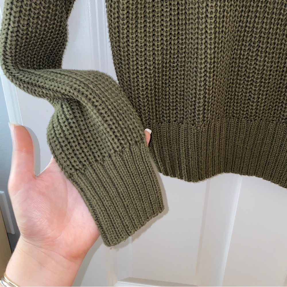 H&M Sweater - Picture 5 of 5